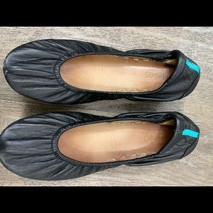 Tieks size 8 matte black flats used